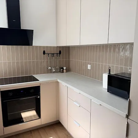 Ohmyhome Lotnisko Apartamento Varsóvia