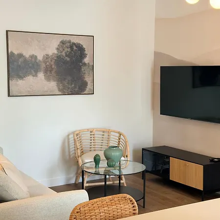 Ohmyhome Lotnisko Apartamento *