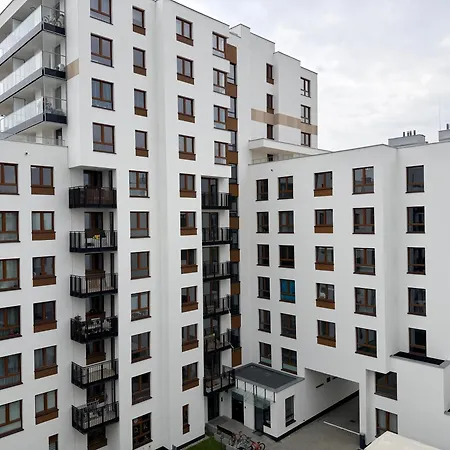 Ohmyhome Lotnisko Apartamento *